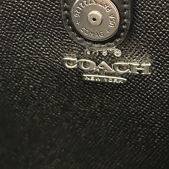 Coach X Peanuts-Snoopy City Tote in Signature Canvas - Picture 3 of 6